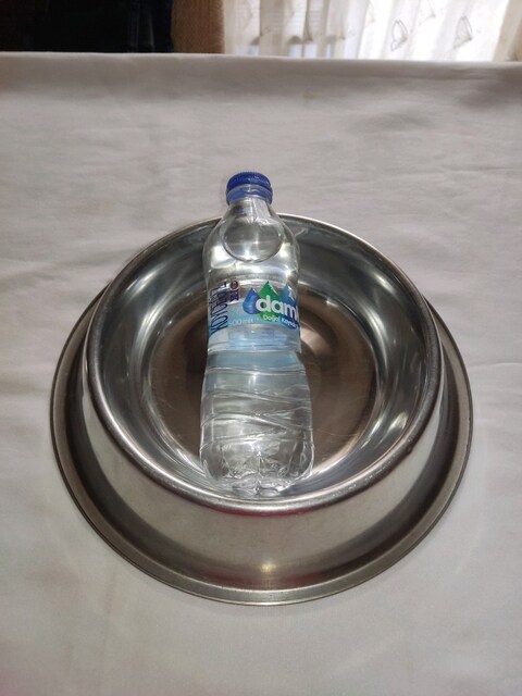 PASLANMAZ ÇELİK KÖPEK MAMA KABI 30 CM ÇAPINDADIR.