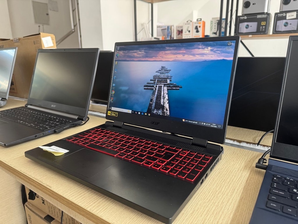 * RYZEN 7 6800H İŞLEMCİ *16GB DDR5 RAM *512GB M2 SSD *3050 Tİ 4GB E.K - 4