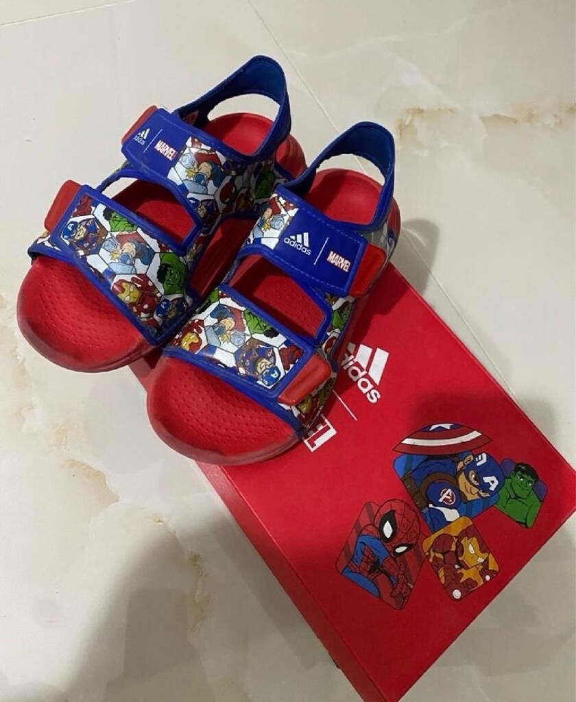 Adidas marvel kahramanlı 32 numara sandalet - 3