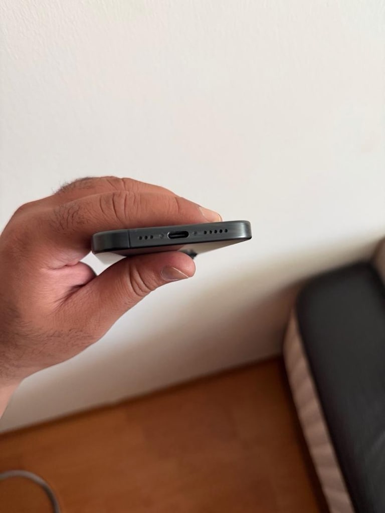 IPHONE 15 PRO DEĞİŞENSİZ ORJ SERİ YD - 4