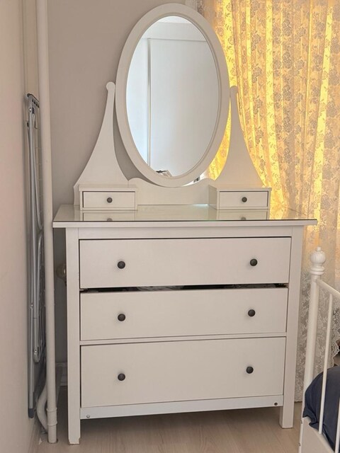 ikea cekmeceli aynali sifonyer