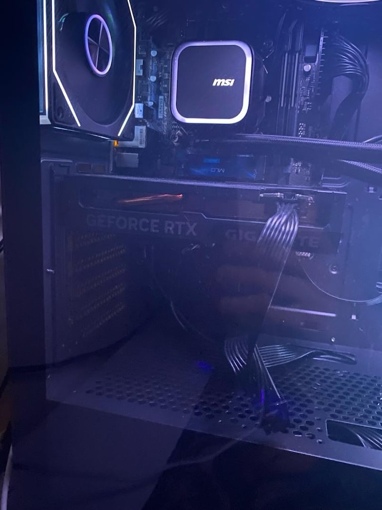 GİGABYTE 4060 - 2
