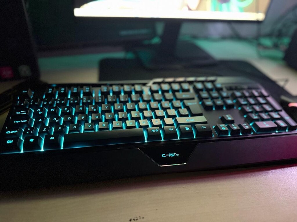 R5 7500F + RX 6700 XT 12GB + 240Hz FULL SET - 7