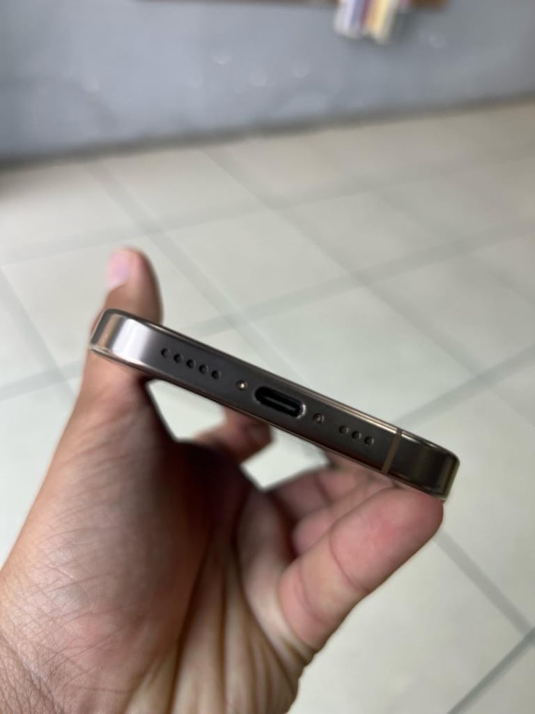 iPhone 16 Pro Yd - 6