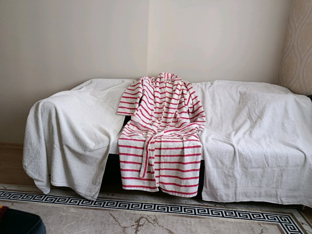 3 parça bornoz iki büyük havlu temiz yıkanmış paketli az kulanıldı - 4