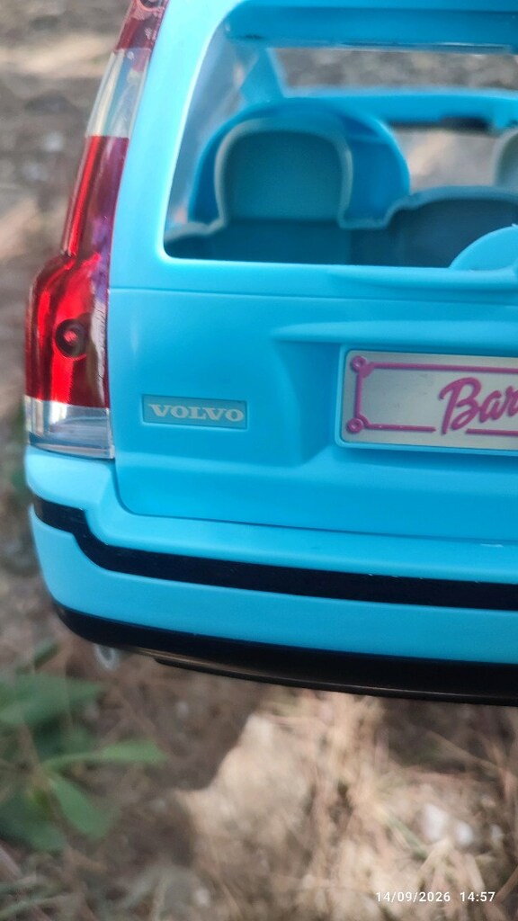 Plastik Volvo V70 Barbie arabası modeli oyuncak araba - 10