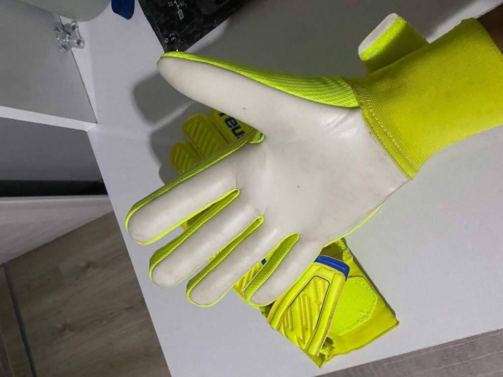 reusch kaleci eldiveni - 2