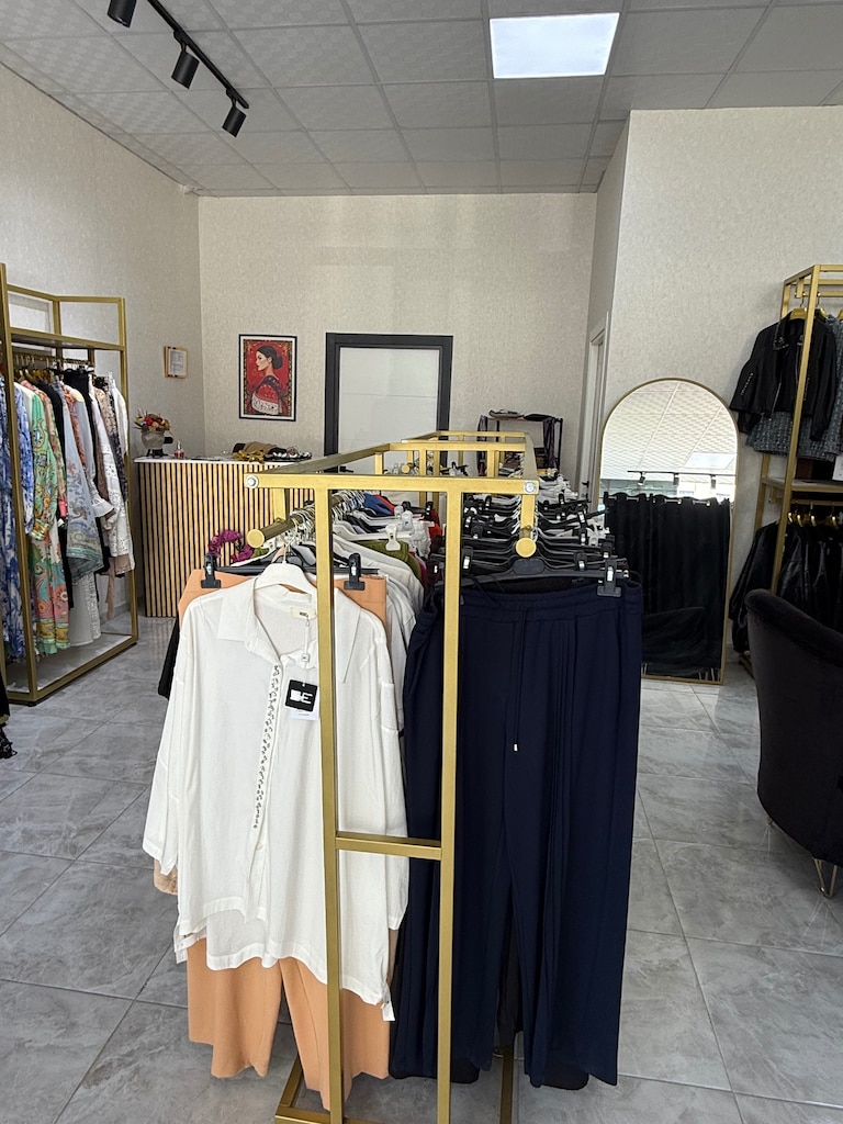 Butik Kapatma Nedeniyle Tüm Ürünler Satılık - 4