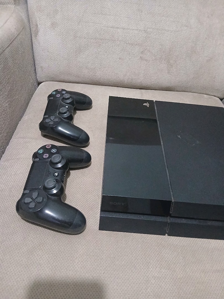 Kırık 10.71 versiyonlu 6 oyunlu 2 orj kollu ps4 - 2