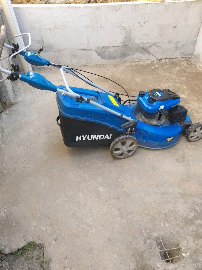 Hyundai HYM560SP benzinli çim biçme makinesi, 196 cc - 2