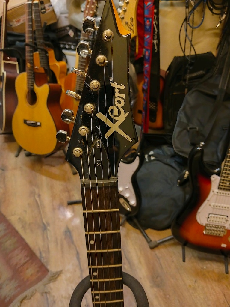 Cort X1 HH Mat siyah cok temiz sorunsuz elektro gitar.. - 3