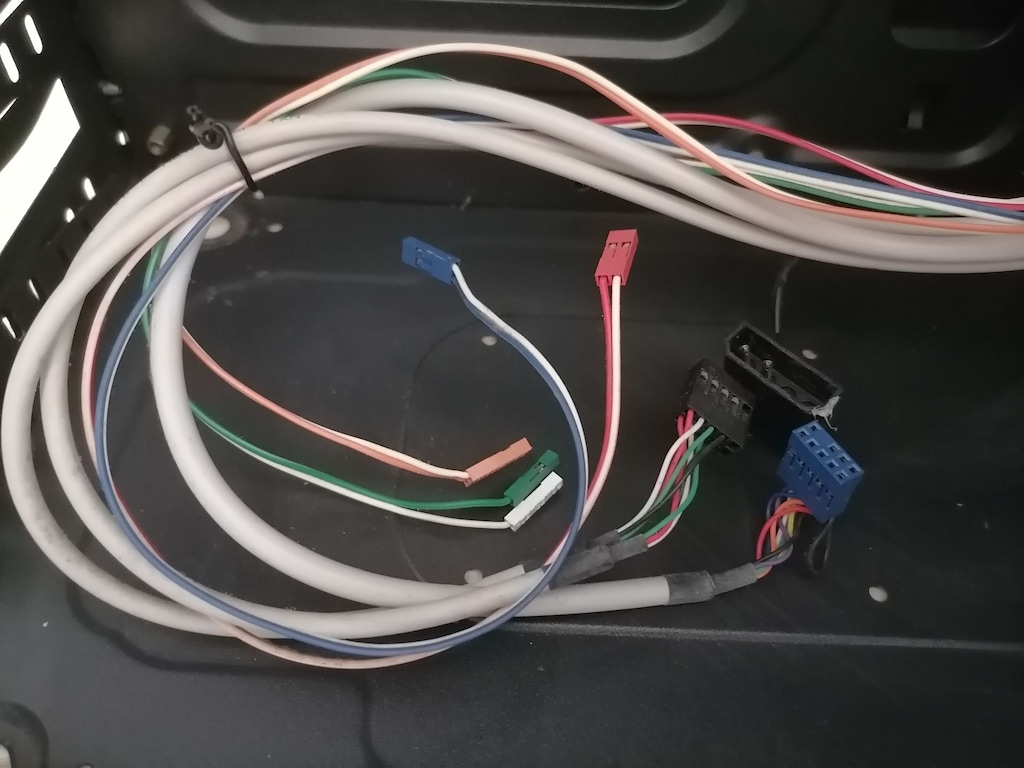 Avantron marka Boş PC Kasası - 9