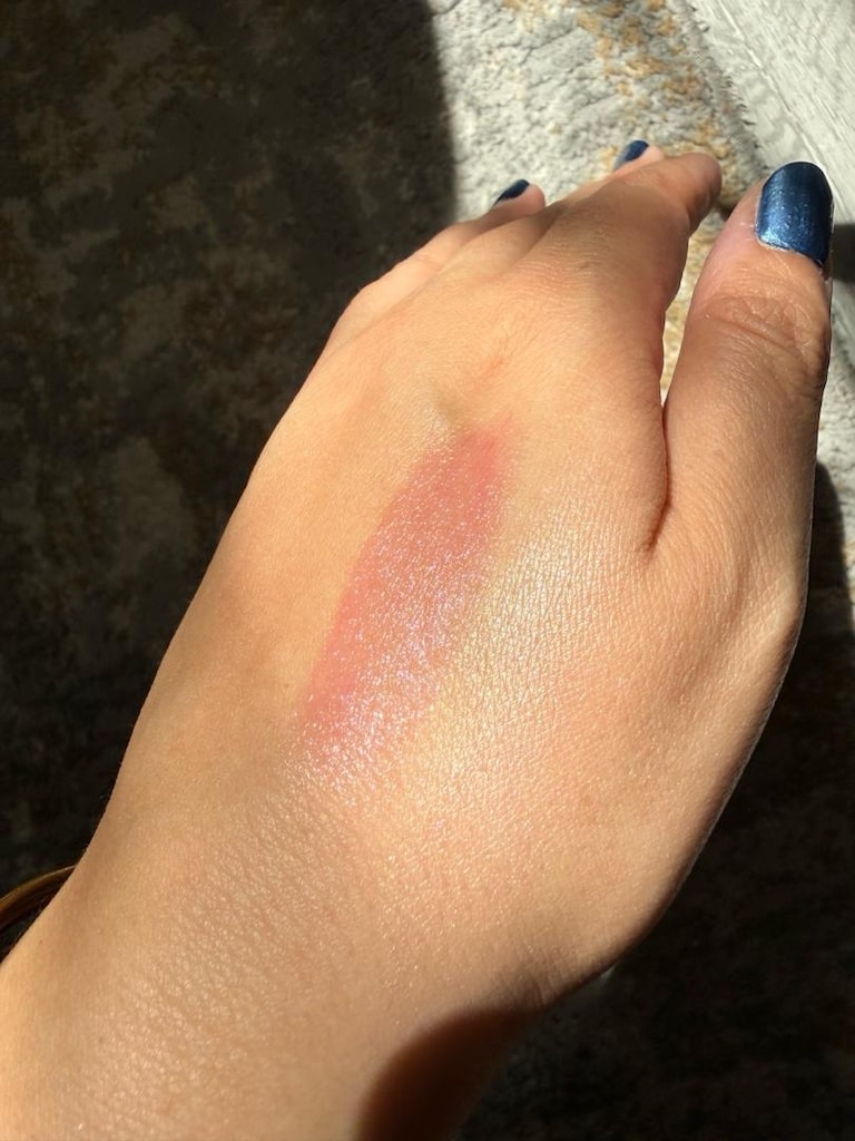 Essence Nude Göz Farı & Nivea Cherry Dudak Balmı - 4