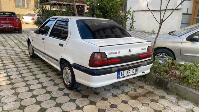 Renault 19