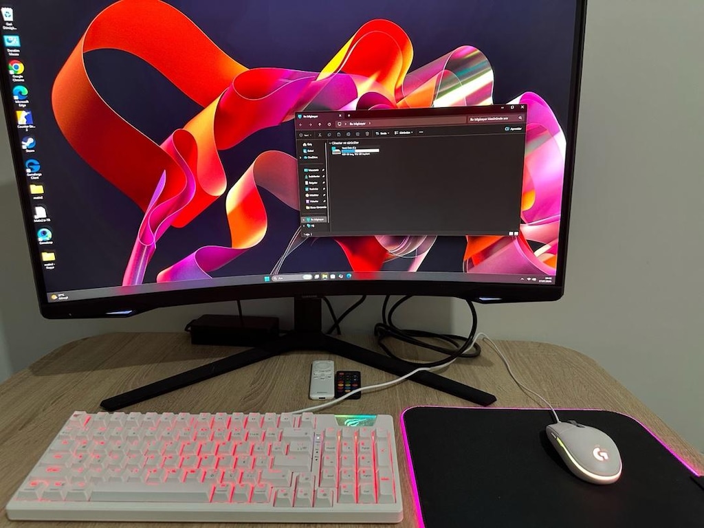 Ryzen 7 5700X | RTX 4060 8GB | 32GB RAM | 1TB SSD | Samsung Odyssey 24 - 2