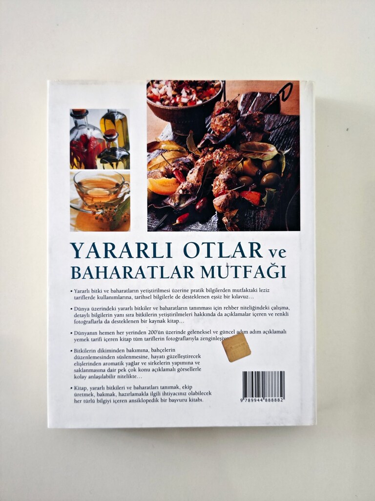 Kitap / Yararlı Otlar ve Baharatlar Mutfağı - 10