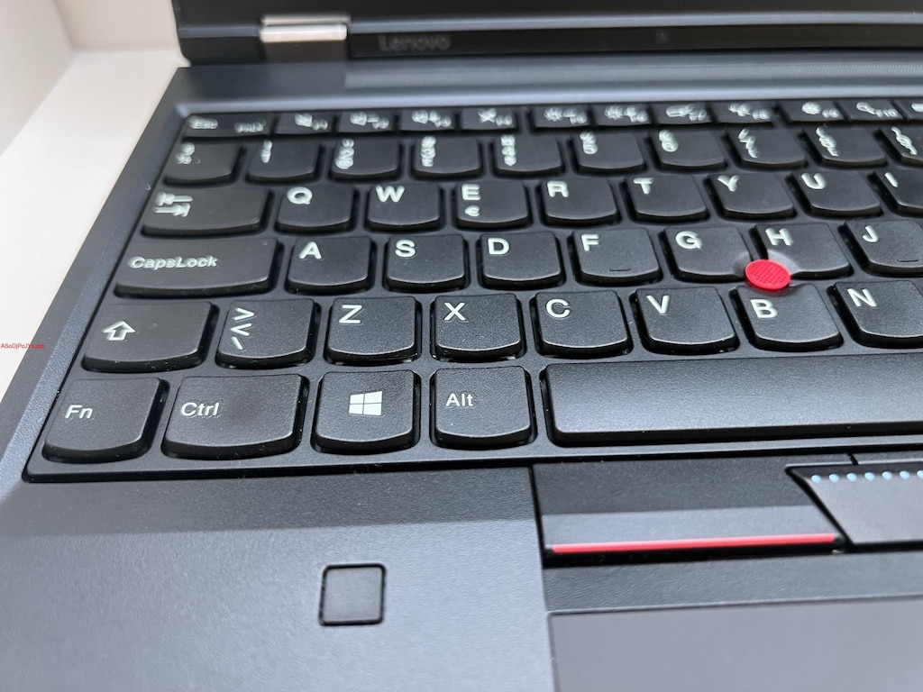 LENOVO THİNKPAD İ7 6. NESİL İŞLEMCİ 32 GB RAM 256 M2SSD - 3