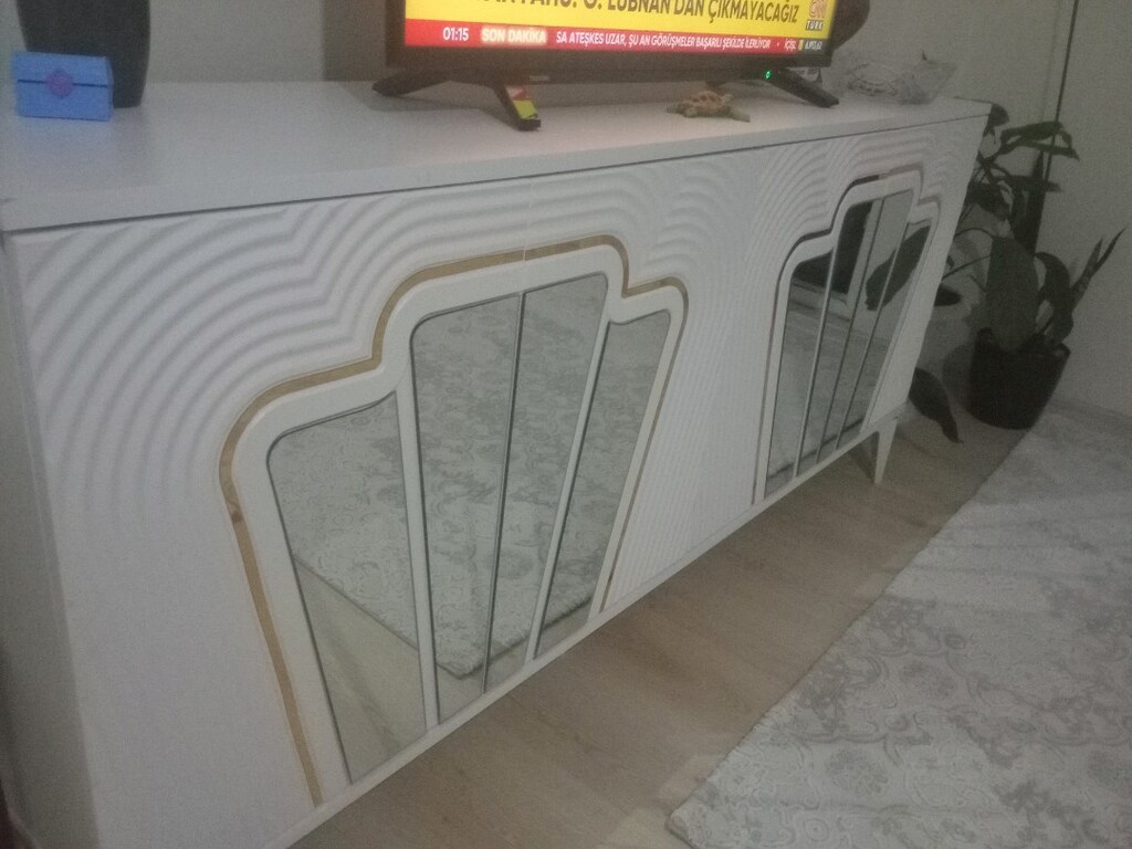 sıfırdan farksız 4 kapaklı içi geniş TV ünitesi konsol - 4