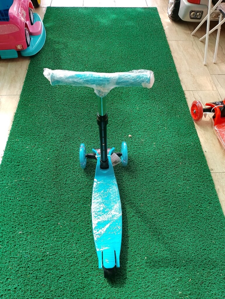 TRİATHLON SCOOTER KATLANIR IŞIKLI 40KG KAPASİTELİ - 3