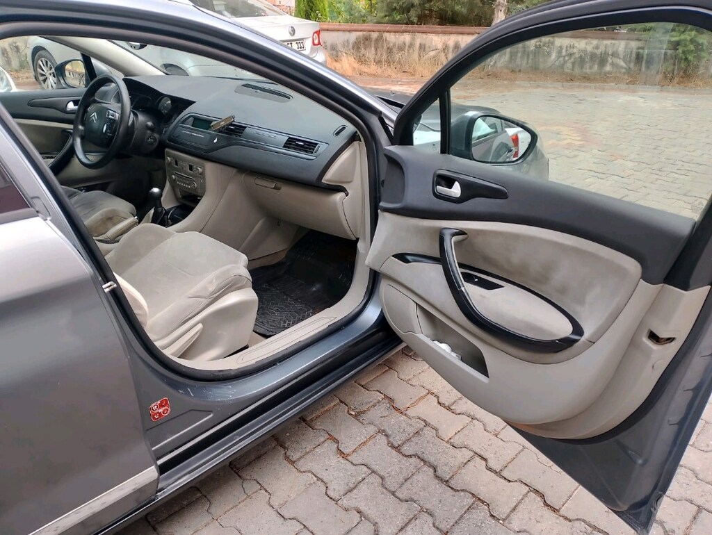 2010 Citroen C5 - 12