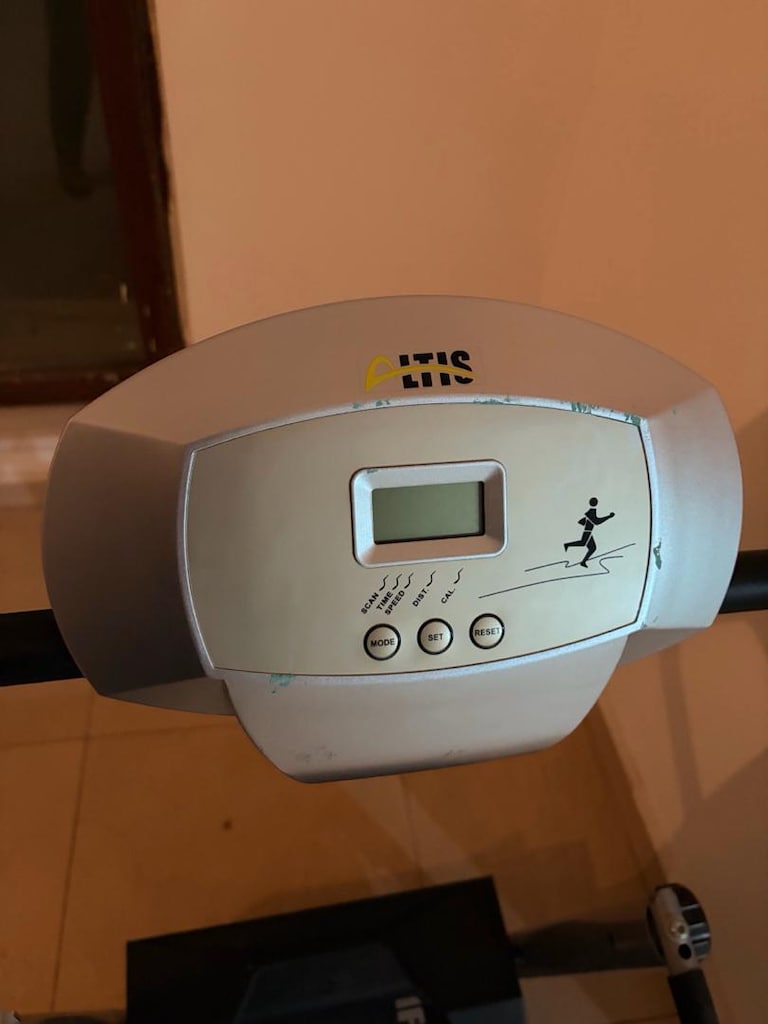 ALTİS marka koşu bandı - 6