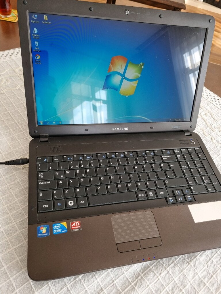 Samsung İ3 laptop - 3