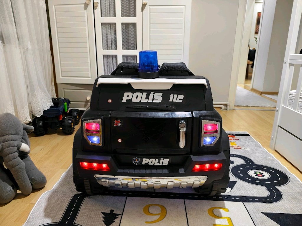 AKÜLÜ OYUNCAK POLİS ARABASI - 6