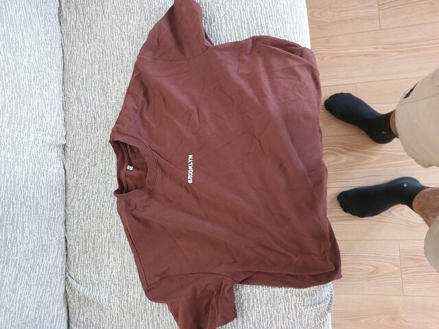 erkek kiyafer 5 tisort 1 sweatshirt 1 pantalon