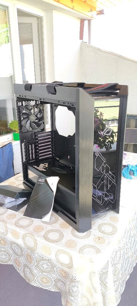 asus rog strix helios bilgisayar kasası