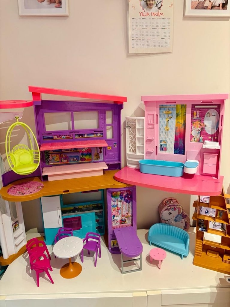 barbie tatil evi iki katlı