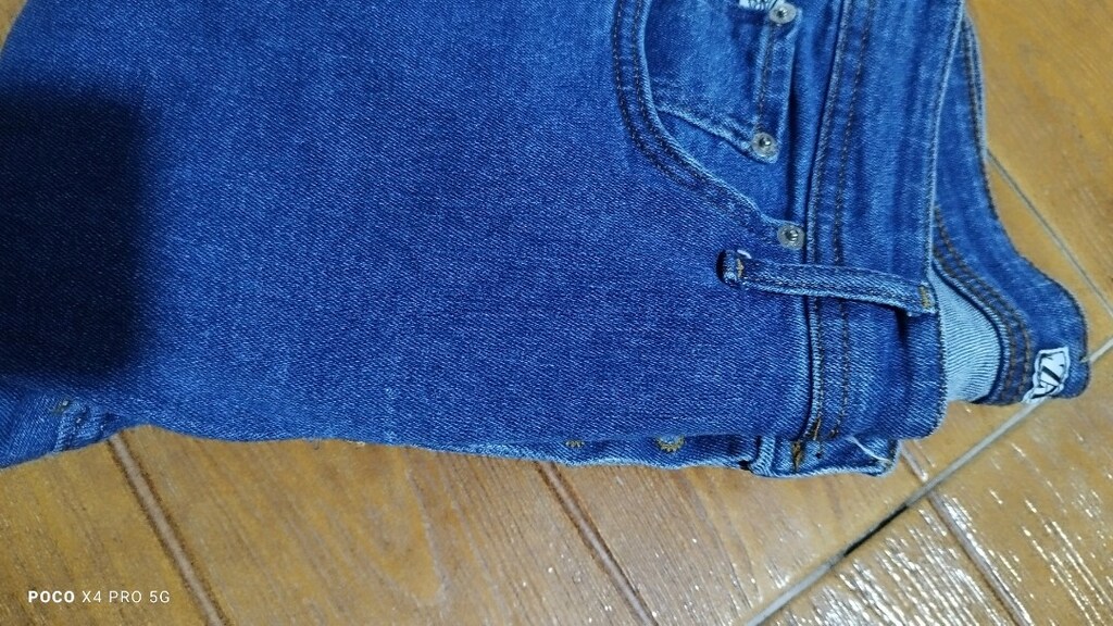 #Zara likralı jeans kot pantolon.Eni çekilince 43 Boyu 97 Paça 12 - 8