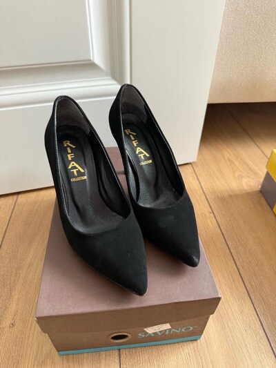 Siyah süet stiletto