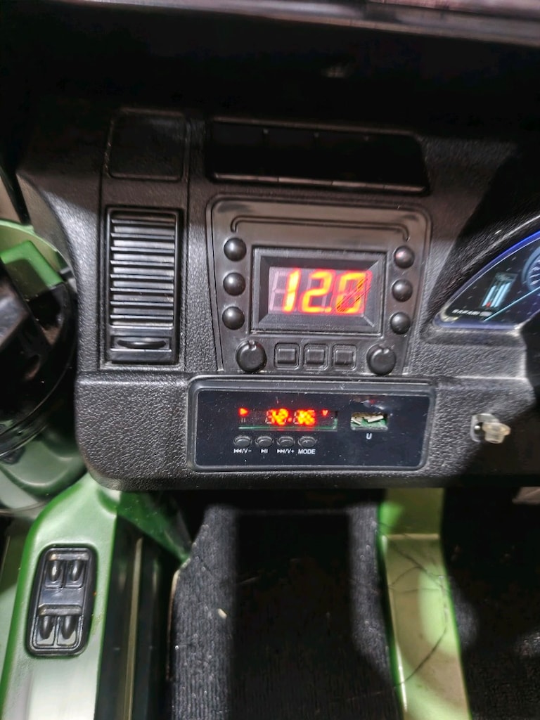 (AnkaCar çocuk oto galeri)12+12 (YUMUŞAK LASTİK) KUMANDALI AKÜLÜ ARABA - 9
