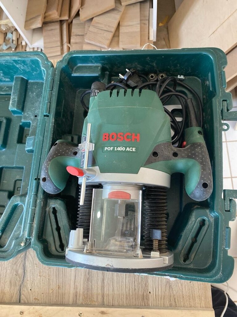 BOSCH POF 1400 ACE Freze + 15 Parça Profesyonel Uç Seti - 6