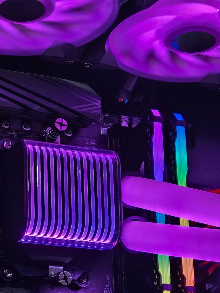 Ryzen 9 3900X - RTX 4060 8GB - 32GB RAM -1TB M.2 SSD - 5