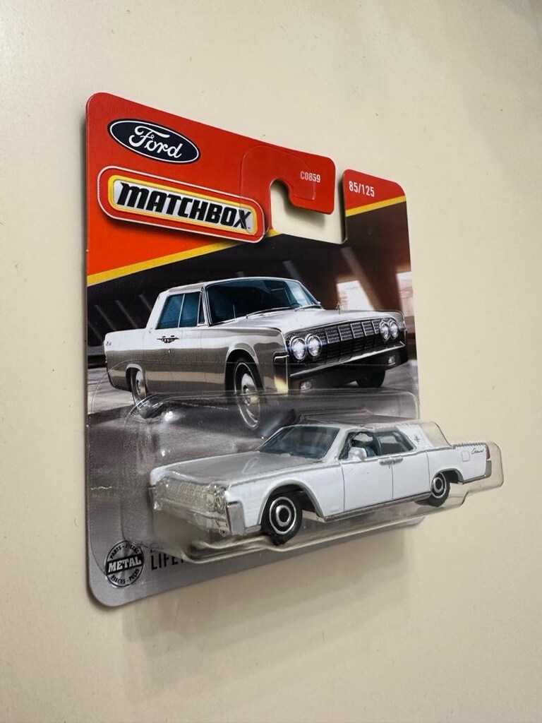 Matchbox 1964 Lincoln Continental - 2