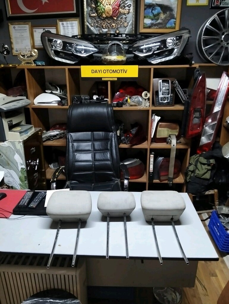W212 ARKA KOLTUK BAŞLIKLARI - 2