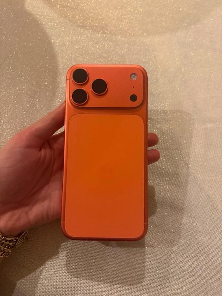 İphone 17 Pro Max Kozmik Renk - 4