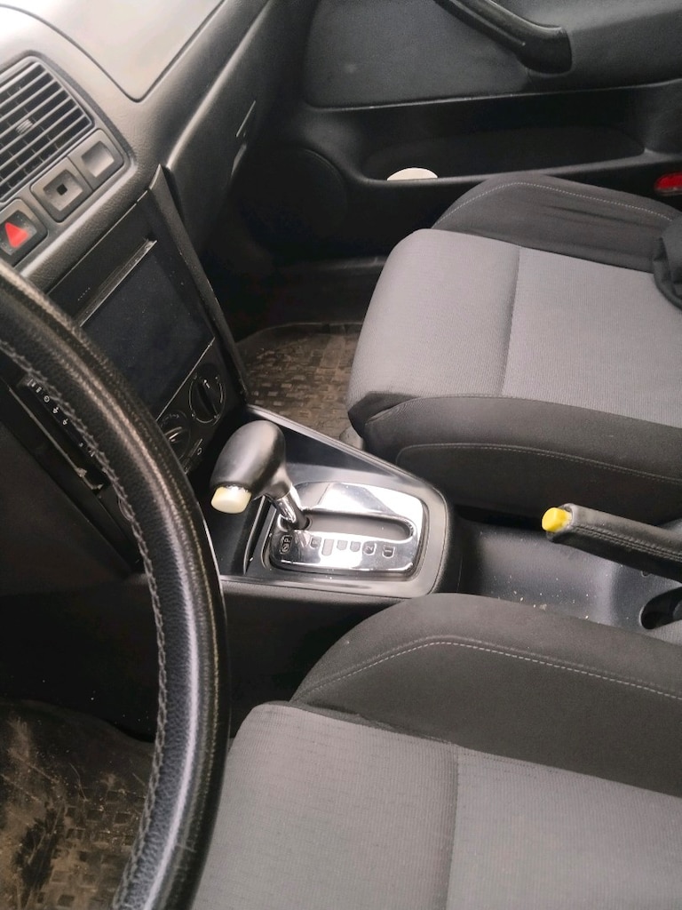 Volkswagen Golf - 5