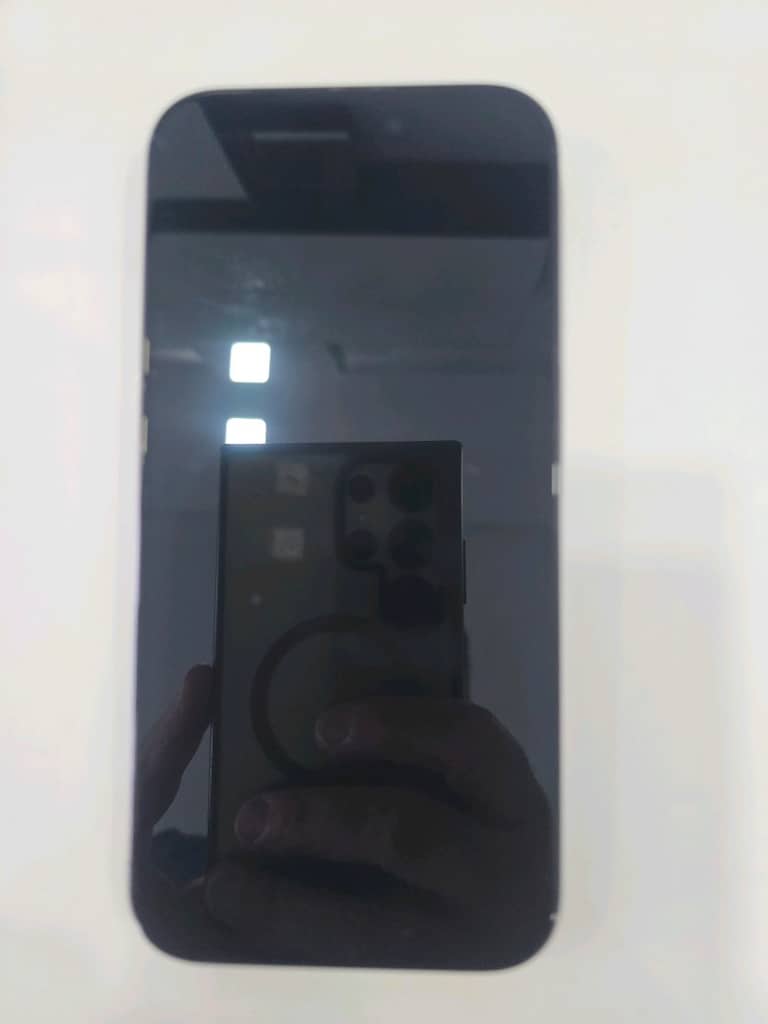 İphone 15 Pro 128Gb Siyah - 4