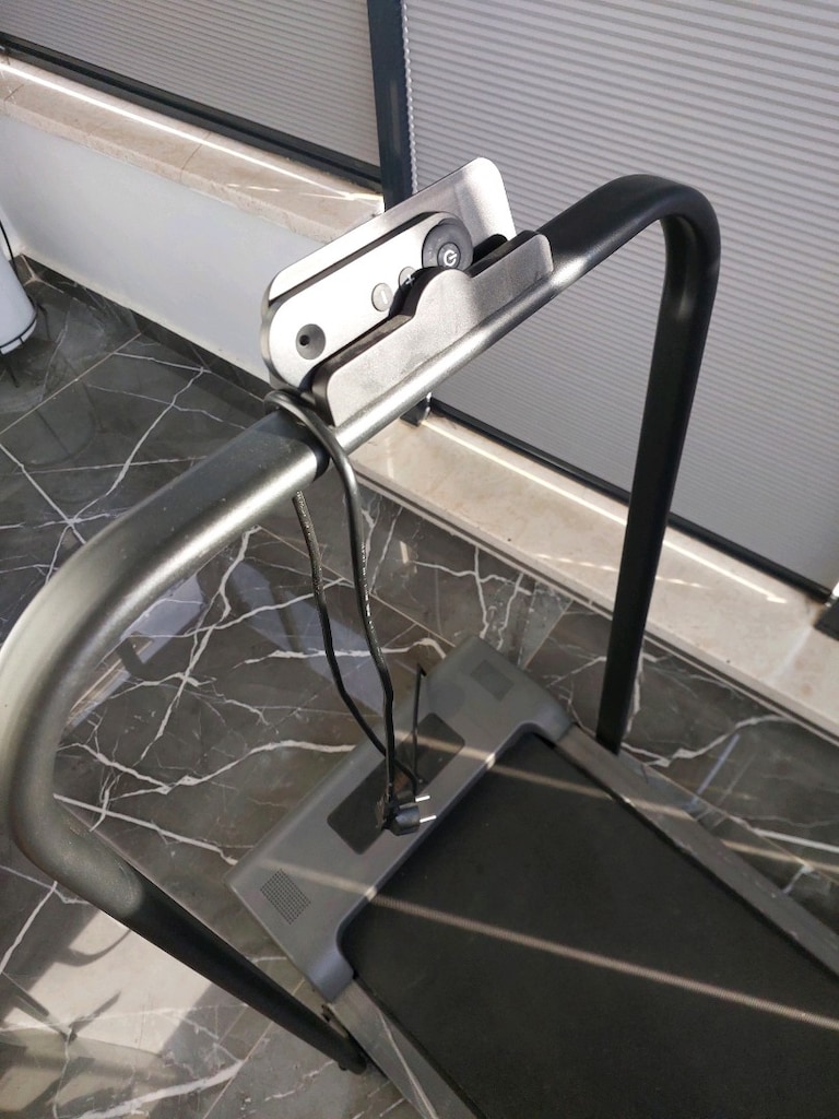 sıfır ayarında katlanabilen bluetoothlu eğim özelliği olan koşu bandı - 11