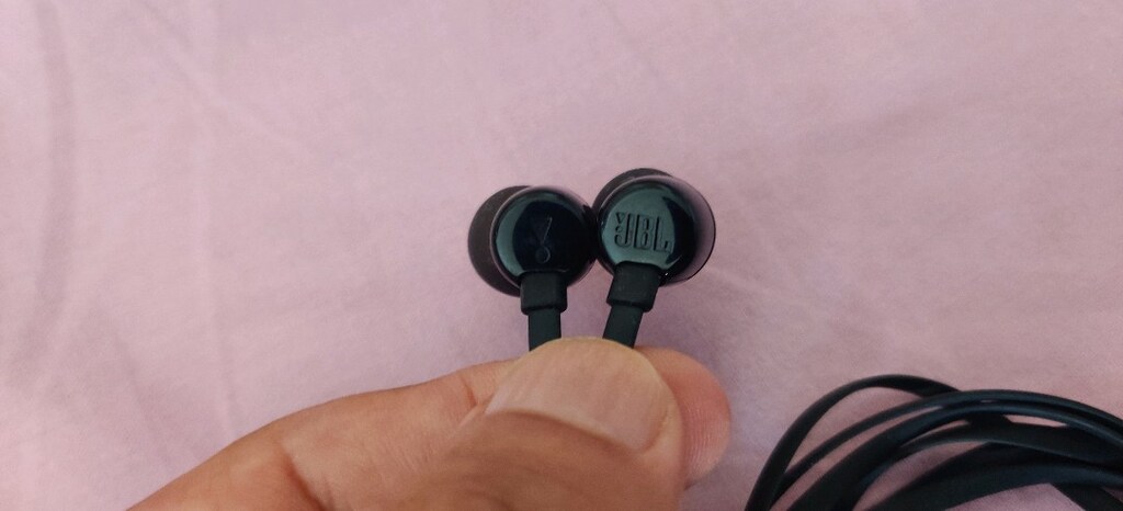 JBL T110 Kablolu Kulak İçi Kulaklık. Tek kulaklıktan ses gelmektedir. - 2