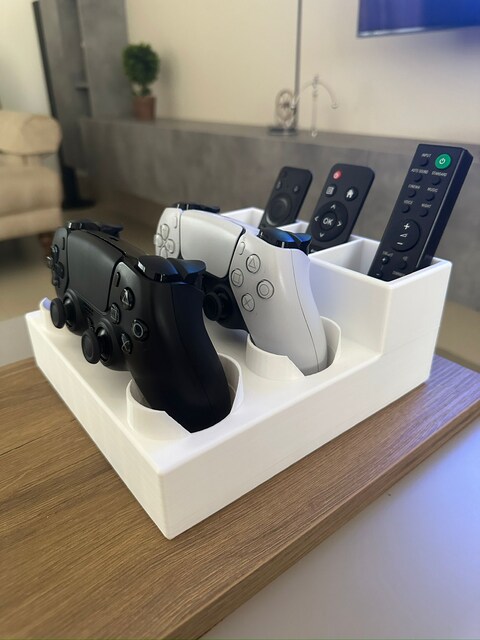 TV Kumanda Standı + Universal Oyun Kumandası Tutucu (Xbox / PS5 Uyumlu