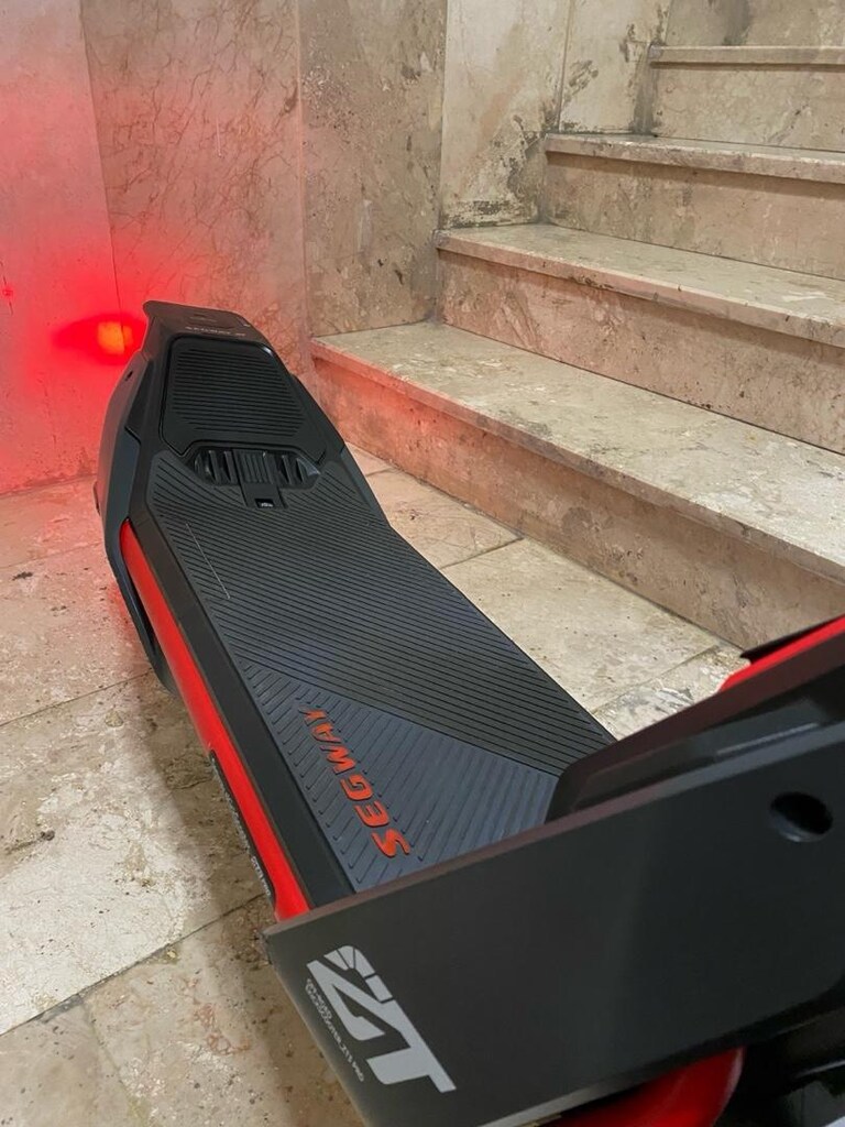 SEGWAY ZT3 PRO SCOOTER - 8