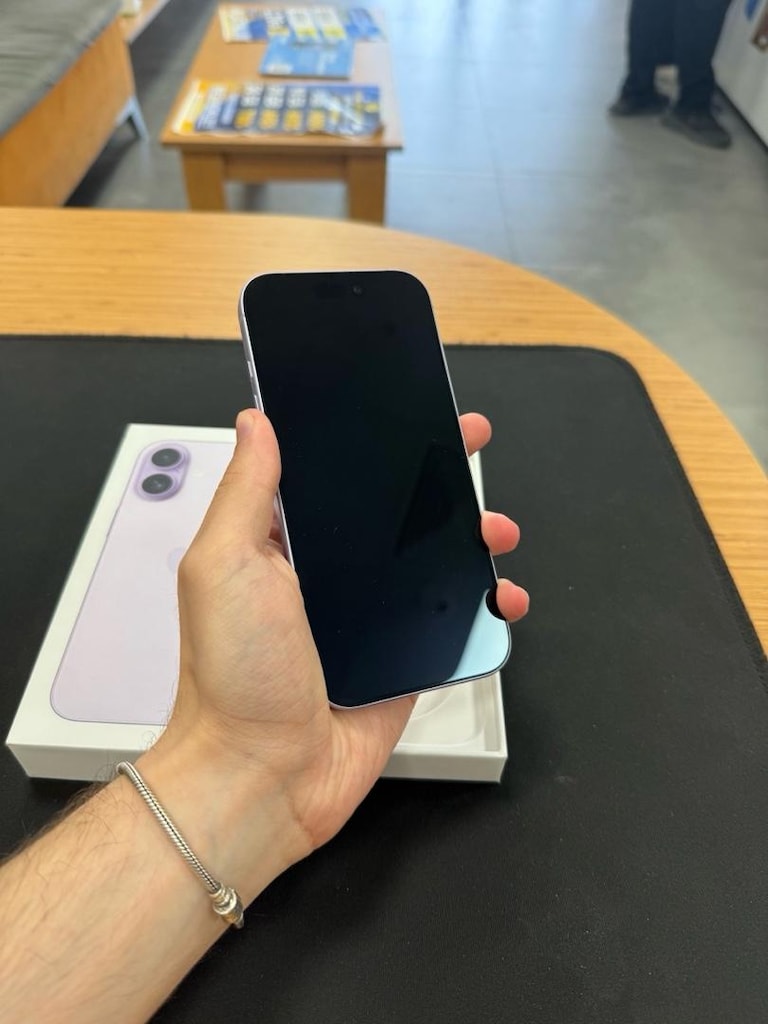 İphone 17 256 Gb Lila 1 Günlük %100 Pil Devir Sayısı 1 - 6