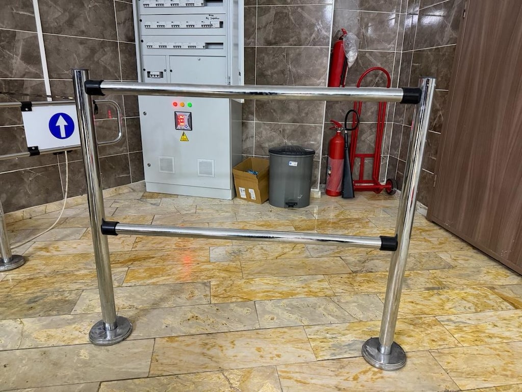 Personel Hijyen Geçiş Ünitesi + Paslanmaz Turnike ve Bariyer Seti - 2