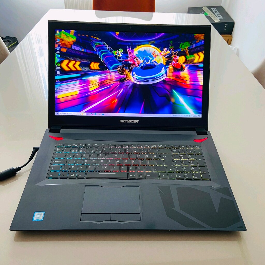 Monster Tulpar T7 Gaming i7 7700HQ Samsung m2 SSD 512GB RAM 16GB - 4
