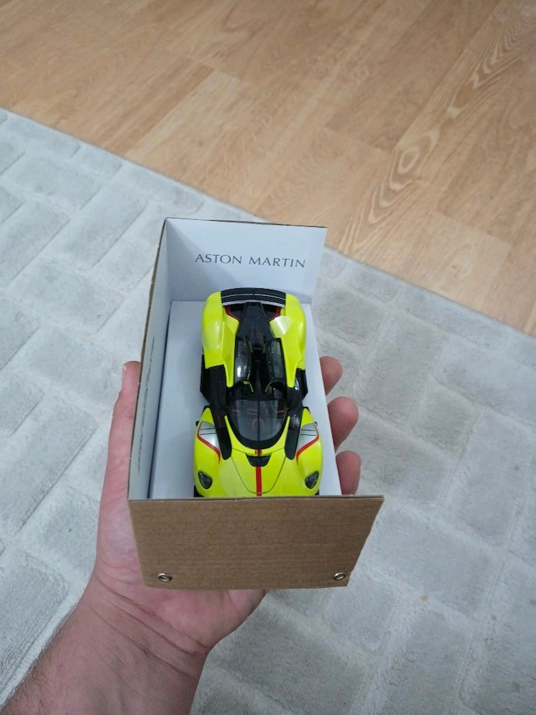 Aston Martin Valkyrie Model Araba - 2