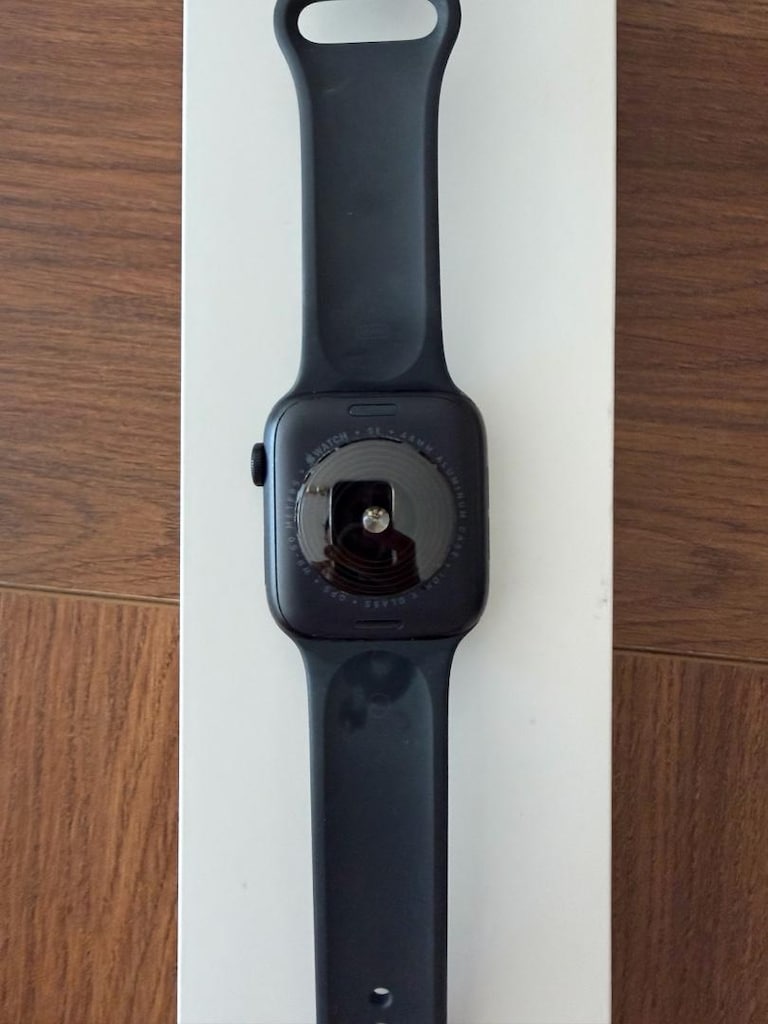 Apple Watch SE (2.nesil) GPS 44MM - 6