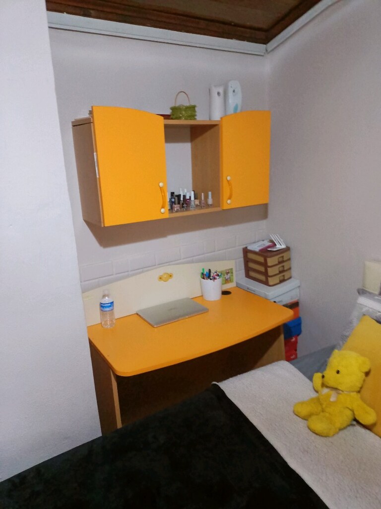 Komodin, çalışma masası, kitaplık - 8